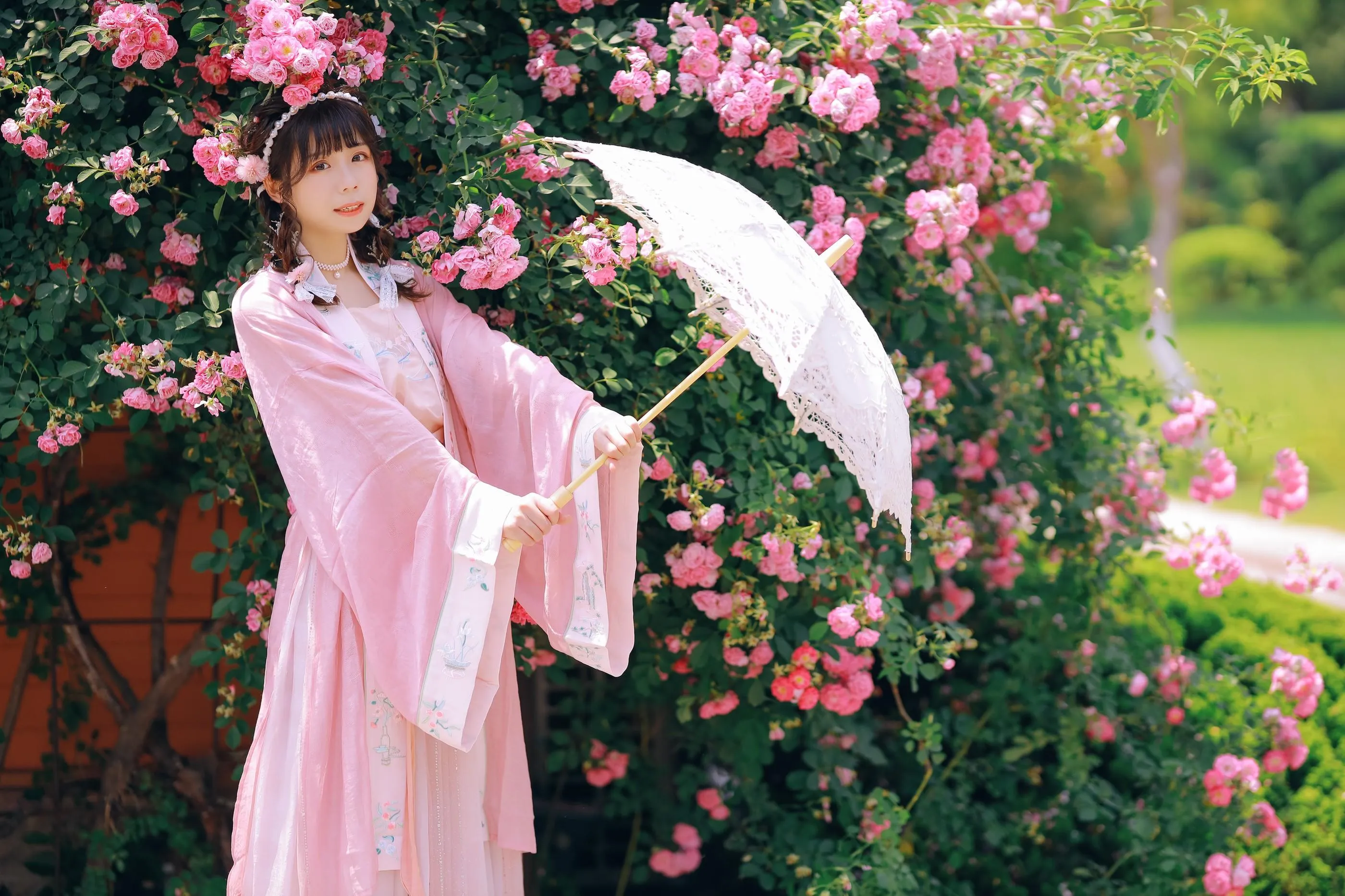 [YITUYU艺图语]2022.08.20 吻花香 Suky喜欢软绵绵毛茸茸的团子 [26P]插图7
